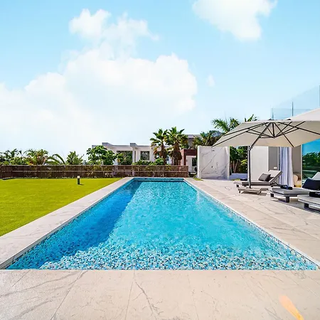 Luxury With Heated Pool & Jacuzzi Near Golf Villa