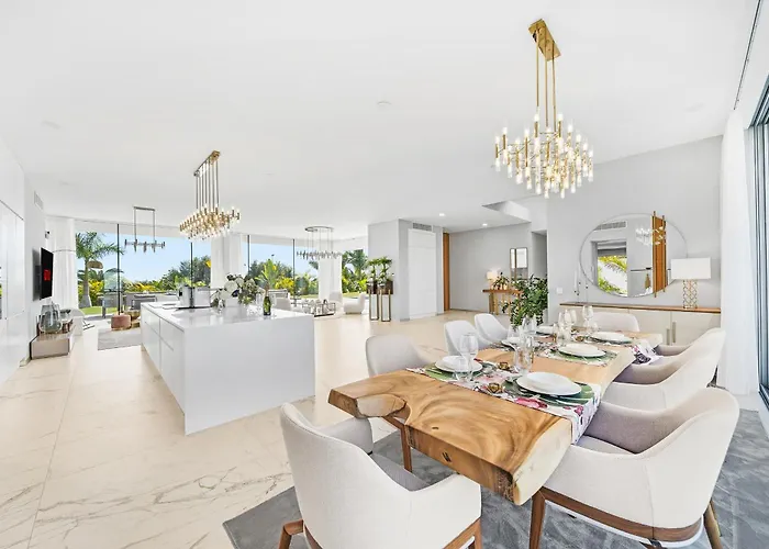 Villa Luxury With Heated Pool & Jacuzzi Near Golf