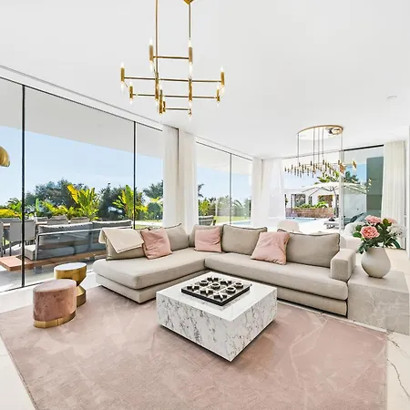 Luxury With Heated Pool&jacuzzi Near Golf Willa