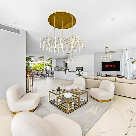 Luxury With Heated Pool&jacuzzi Near Golf Willa