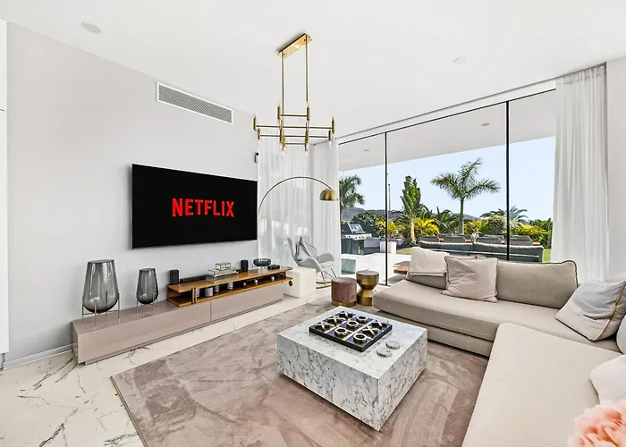 Luxury With Heated Pool & Jacuzzi Near Golf *