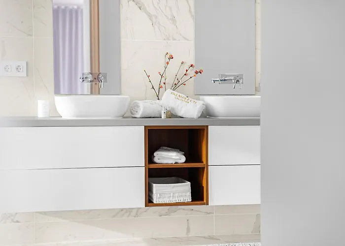 Luxury With Heated Pool & Jacuzzi Near Golf Vila