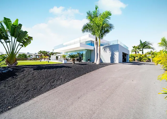 Luxury With Heated Pool & Jacuzzi Near Golf *