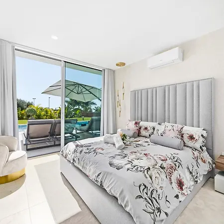 Luxury With Heated Pool & Jacuzzi Near Golf Villa Costa Adeje (Tenerife)