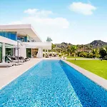 Luxury With Heated Pool & Jacuzzi Near Golf Villa