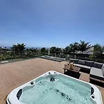 Luxury With Heated Pool & Jacuzzi Near Golf
